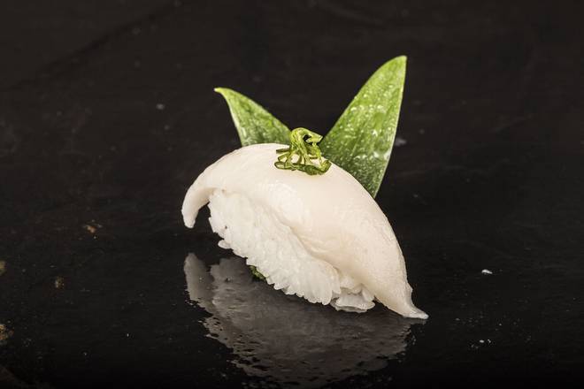 SU12. White Tuna Sushi 白吞拿鱼壽司